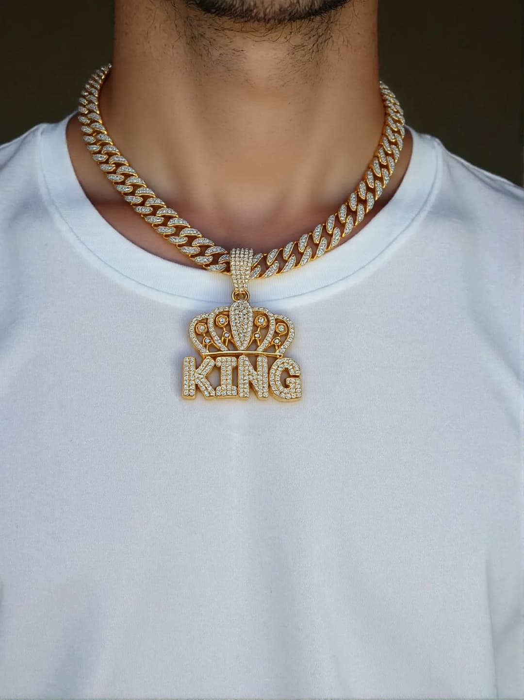King Pendant and Chain 20"